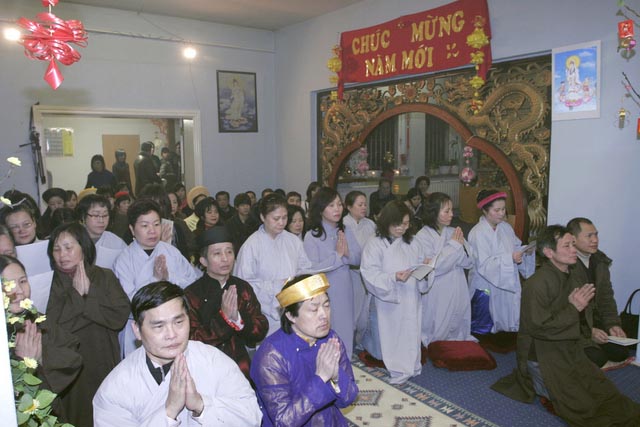 07 772418212 Đức: Chùa Phổ Đà Berlin hân hoan đón mừng năm mới *** GĐPT Đức Tâm gdptductam.com