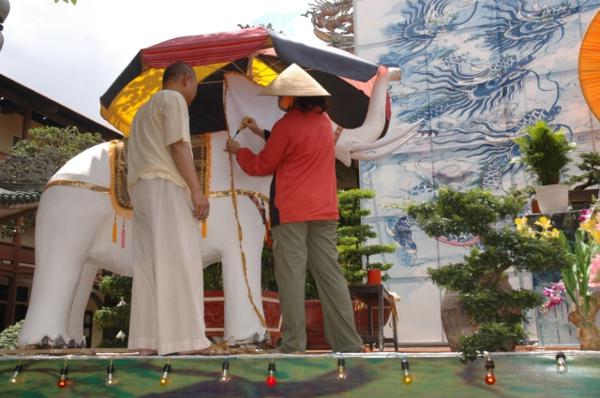 TP.HCM : TV Vạn Hạnh Chuẩn Bị Đại Lễ Phật Đản 2556
