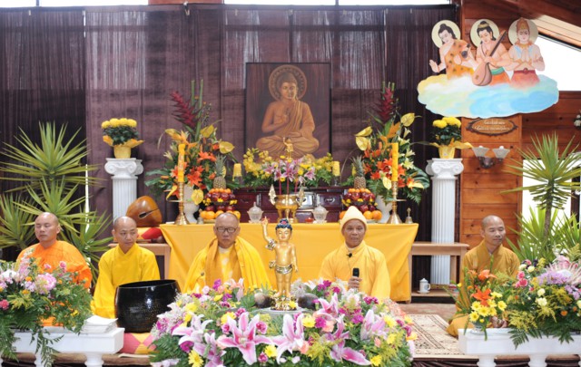 Hoa Kỳ: Đại lễ Phật đản tại tu viện Kim Sơn