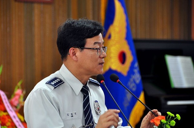 Canh Sat HQ An vi Phat 43 189196141 Hàn Quốc: Cảnh sát quận Giang Nam an vị tượng Phật
