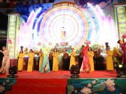 Đà Nẵng: Hàng ngàn người tham dự lễ tắm Phật tại chùa Bà Đa