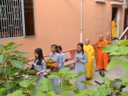 Quần chúng về Chùa Liên Trì quy y nhân lễ vía Bồ Tát Quán Thế Âm