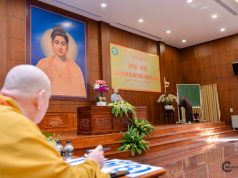 Hành giả an cư dự Hội thi Diễn giảng và Báo tường cấp Thành phố
