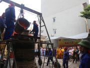Hà Nội: Lễ đúc chuông chùa Linh Ứng