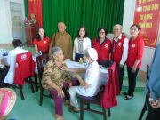 Khám bệnh, tặng quà cho 300 hộ gia đình khó khăn, neo đơn tại Sóc Trăng