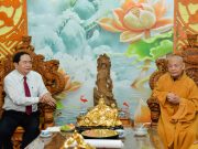 Ông Trần Thanh Mẫn chúc tết Hòa thượng Chủ tịch