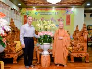 Giám đốc Công An TP.HCM chúc tết Hòa thượng Chủ tịch HĐTS