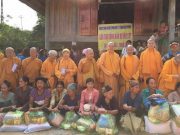 TP.HCM: Ni giới Hệ phái Khất sĩ chia sẻ yêu thương đến bà con vùng lũ miền Bắc Trung bộ