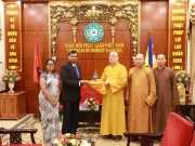Hà Nội: Đại sứ quán Sri – Lanka thăm và lễ Phật tại chùa Quán Sứ