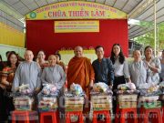 Cà Mau: Chùa Thiền Lâm tặng quà và khám bệnh, phát thuốc cho người nghèo