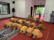 Giản dị lễ viếng Trưởng lão HT Thích Trí Quang