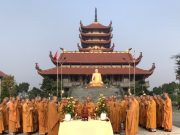 Chùm ảnh : Lễ dựng Tam quan chùa Thanh Tâm (Phật Cô Đơn) tại TP.HCM