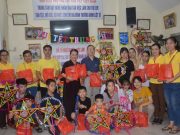 Hà Nội: Thanh thiếu niên Phật tử tặng quà Tết Trung thu