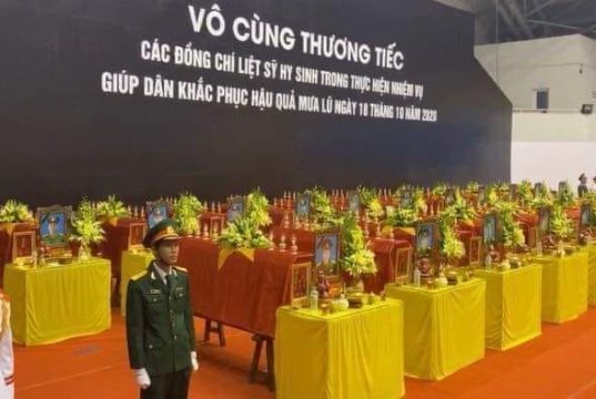 Tưởng niệm 22 cán bộ, chiến sĩ Đoàn Kinh tế Quốc phòng 337 hy sinh trong vụ lở đất tại xã Hướng Phùng, huyện Hướng Hóa, tỉnh Quảng Trị.