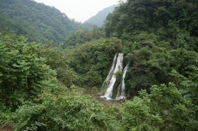 Nui-Nga-Mi-co-gi-ma-hap-dan-du-khach-nuom-nuop-den-noi-day-2-1599557035-299-width768height510