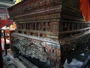 Nghệ thuật tạo hình của nhang án gỗ trong chùa thế kỷ17