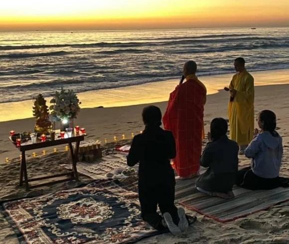 me-va-vo-chua-cuoi-hai-dang-to-chuc-le-cung-sau-1-thang-ben-bai-bien-912-5629690-ngoisaovn-w798-h960 (1)