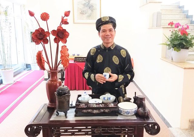 nghe-nhan-tra-viet-hoang-anh-suong