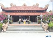 Lên Đỉnh Miêu Thiền Tự nghe kể chuyện vua Lê