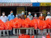 TP.HCM: Thăm lực lượng dân quân, chiến sĩ, nhân viên y tế & tặng quà tại chung cư bị cách ly P.Sơn Kỳ, Tân Phú