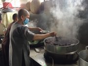 TP HCM: Chùa Từ Giác tiếp tục tổ chức hội chợ 0 đồng tại địa phương