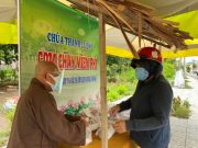 Đồng Tháp: Các tự viện nấu cơm tặng bà con khó khăn trong mùa dịch