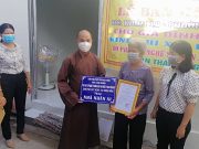 Trà Vinh: Chùa Long Khánh làm lễ bàn giao nhà nhân ái cho hộ nghèo.