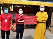 BTS GHPGVN Quận 8 tặng quà hỗ trợ người dân khó khăn