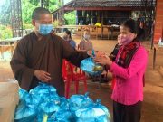 Trao tặng thiện duyên