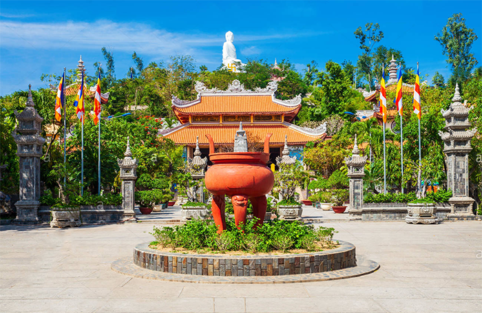Chùa Long Sơn – Điểm du lịch tâm linh không nên bỏ qua khi đến Nha Trang –  Sunrise Travel