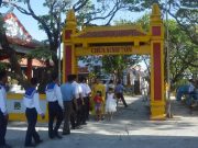 Những mái chùa đất Việt dưới bóng phong ba