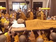 Chùm ảnh: Lễ nhập kim quan Thiền sư Thích Nhất Hạnh