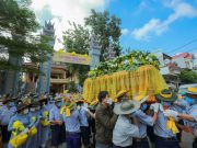 Phụng tống kim quan Hoà thượng Thích Ngộ Khải nhập bảo tháp tại Tổ đình Linh Sơn, Bình Định