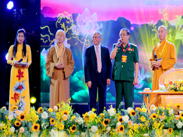 Hơn 5 vạn người tham dự Đại lễ Phật đản PL. 2566 – DLL. 2022 tại Thiền Tôn Phật Quang | Phật giáo Việt Nam
