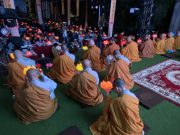 Lễ thắp nến tưởng niệm đồng bào tử vong trong đại dịch Covid-19 tại khuôn viên công ty Phú Long, quận 7