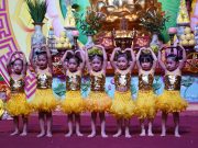 Hà Nội: Hơn 1000 em nhỏ hân hoan đón Trung thu tại chùa Bằng