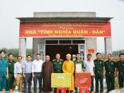 Tặng nhà “Tình nghĩa quân – dân” cho gia đình chiến sĩ khó khăn