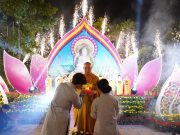 Hưng Yên: Lung linh Đêm hội hoa đăng kính mừng Khánh đản Đức Phật A Di Đà tại chùa Thái Lạc