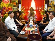 Hà Nội: Lãnh đạo thành phố tới chùa Trấn Quốc chúc mừng Đại lễ Phật đản PL.2567