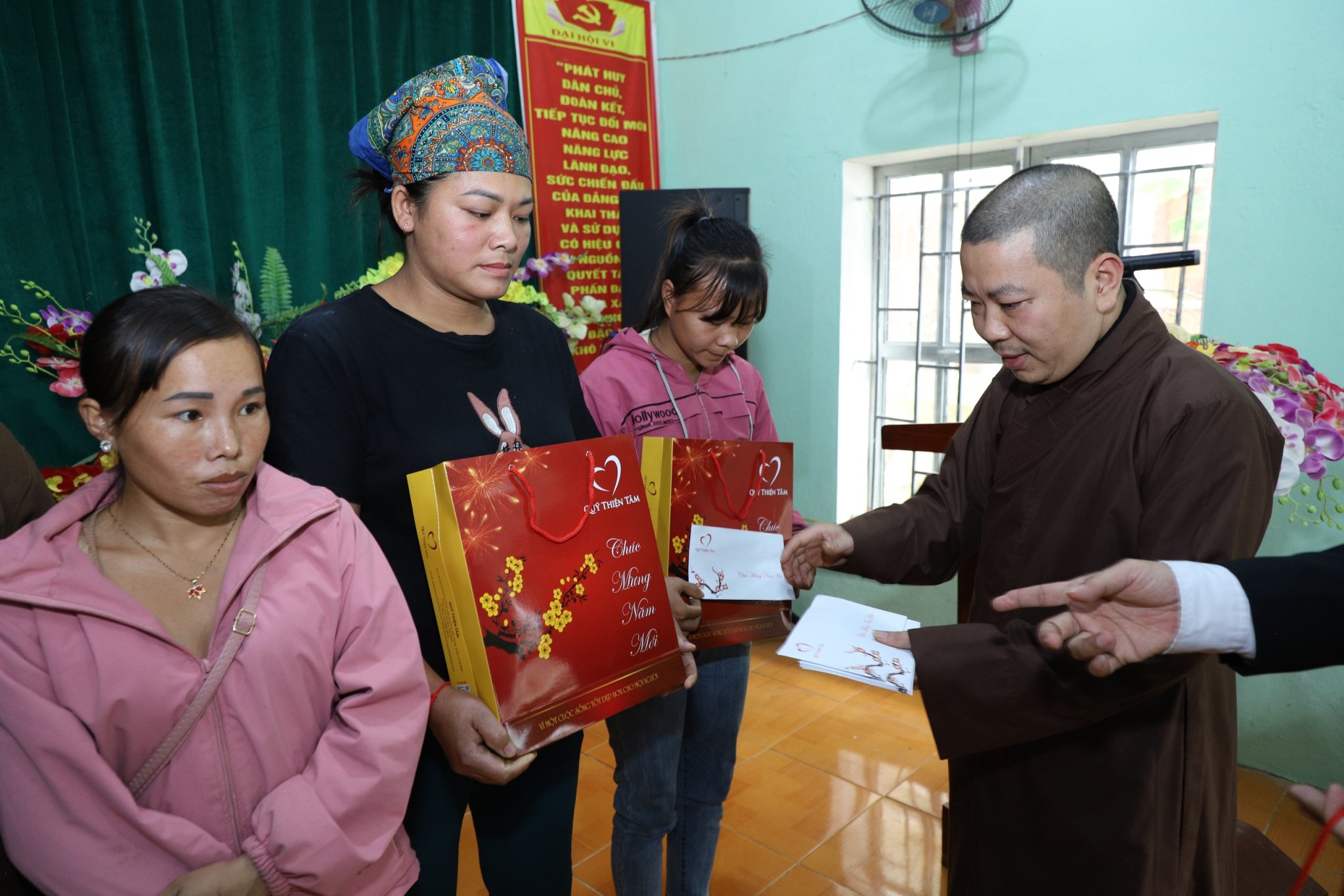 BTS GHPGVN tỉnh Hà Giang cùng quỹ Thiện Tâm – Vingroup tặng quà Tết năm 2024