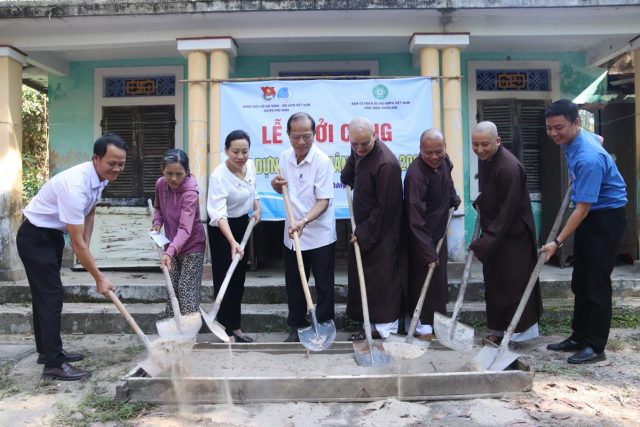 z5696968236949_25c5f9ae7b1c64b3aed1ab2b807bd2ec