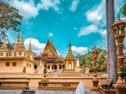 Về Trà Vinh thăm ngôi chùa cổ cạnh Ao Bà Om