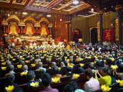 Quảng Ninh: Đêm hoa đăng cầu nguyện Quốc thái dân an nhân dịp Xá lợi Đức Phật được tôn trí tại Yên Tử