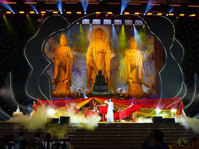 Sâu lắng đêm nghệ thuật “Ánh đạo trong đời” năm 2025 chùa Khai Nguyên