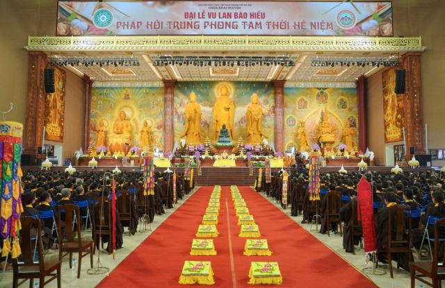 Linh thiêng Đại lễ Trung Phong Tam Thời Hệ Niệm tại chùa Khai Nguyên