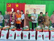 Đồng Nai: Đại lễ Vu lan, dâng pháp y, tặng quà từ thiện cho người yếu thế tại chùa Vạn Phước