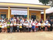 Lâm Đồng: Chùa Huyền Trang, xã Nhà Bè tặng 500 phần quà từ thiện đến bà con nghèo