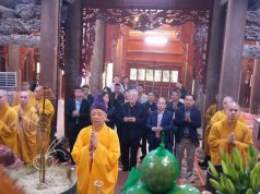 Phó Thủ tướng Thường trực Chính phủ thăm chùa Non Nước cầu nguyện quốc thái dân an