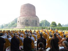 Ngày thứ hai trong chuyến hành hương: Tăng Ni sinh Trường Trung cấp Phật học Hà Nội học từ cội nguồn giáo pháp tại Sarnath