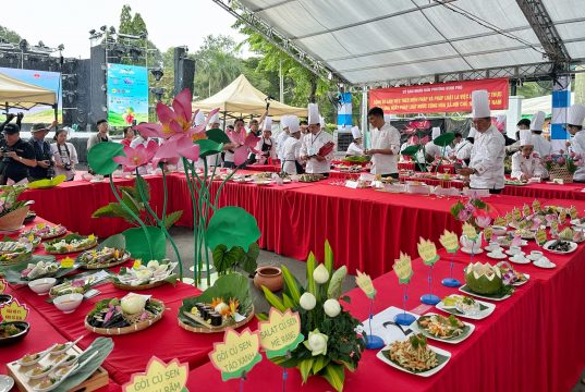 Kỷ lục Việt Nam: 200 món chay từ sen tại lễ hội ẩm thực chay ở TP.HCM